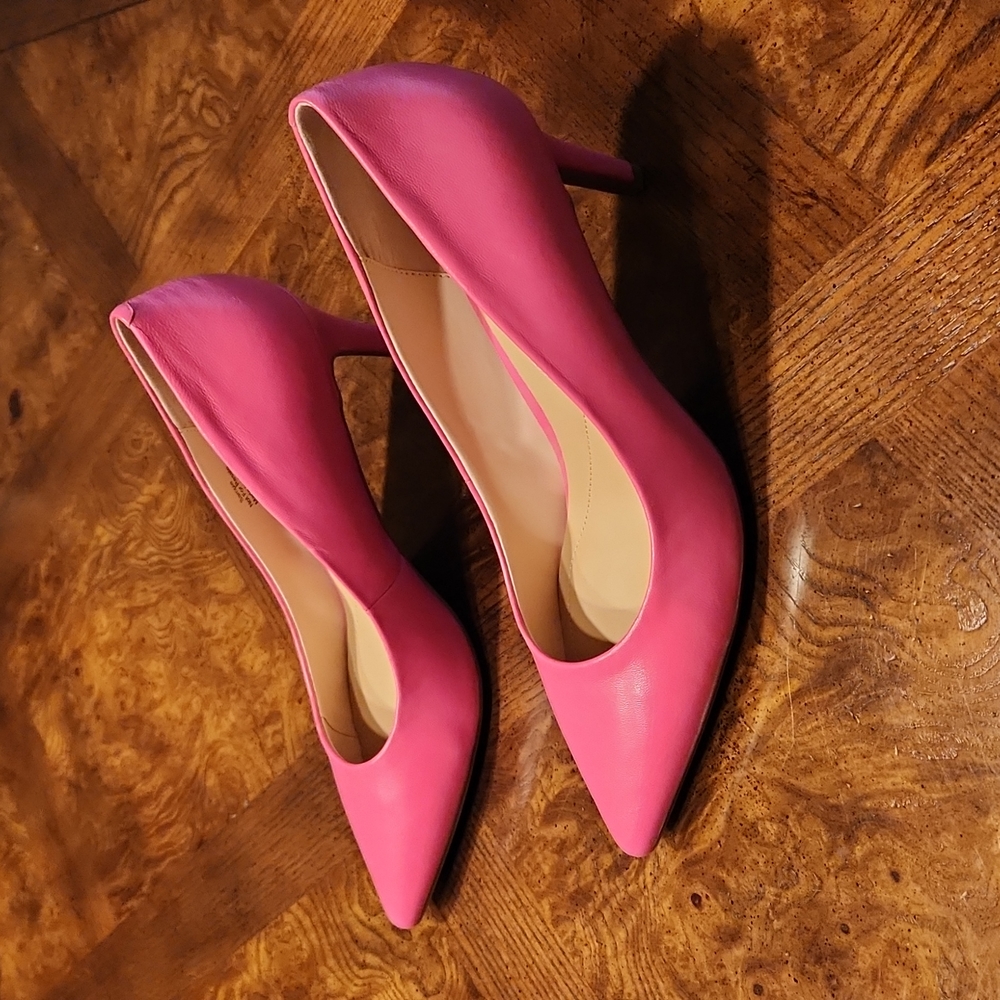 Brand New, Never worn Alfani Step n Flex Hot Pink Heels